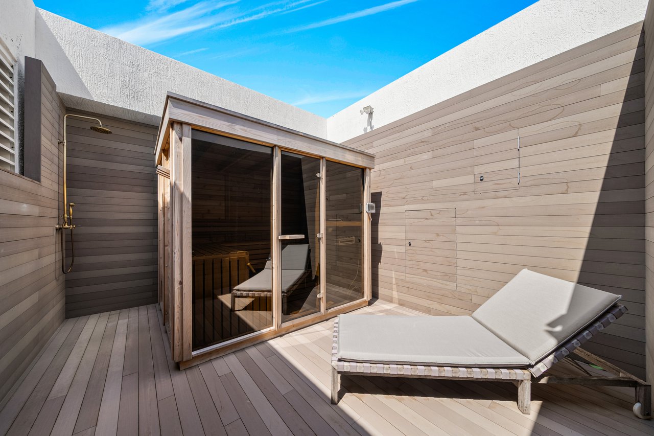 Apogee Penthouse