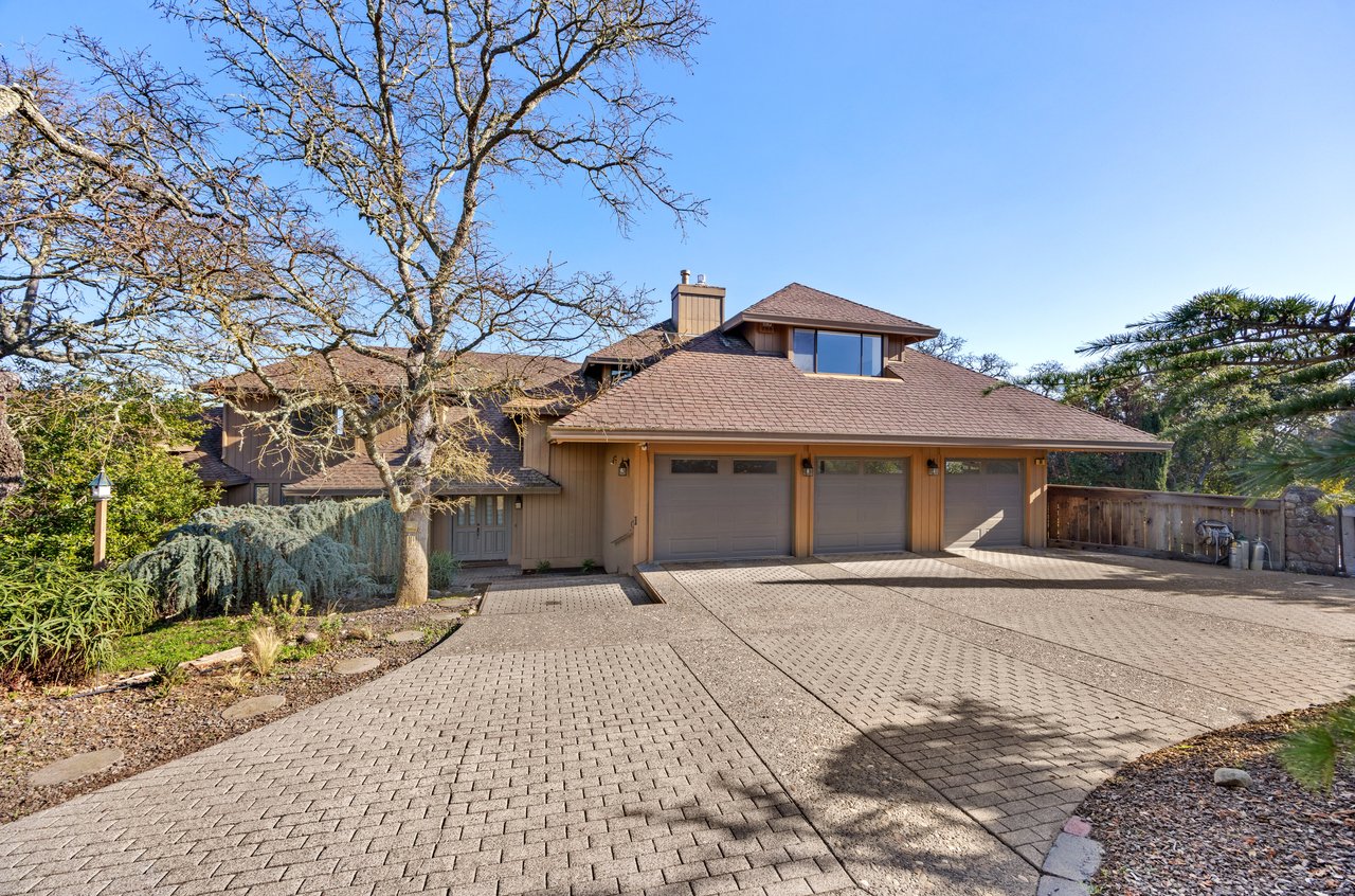 Private and Idyllic Setting with a Pool