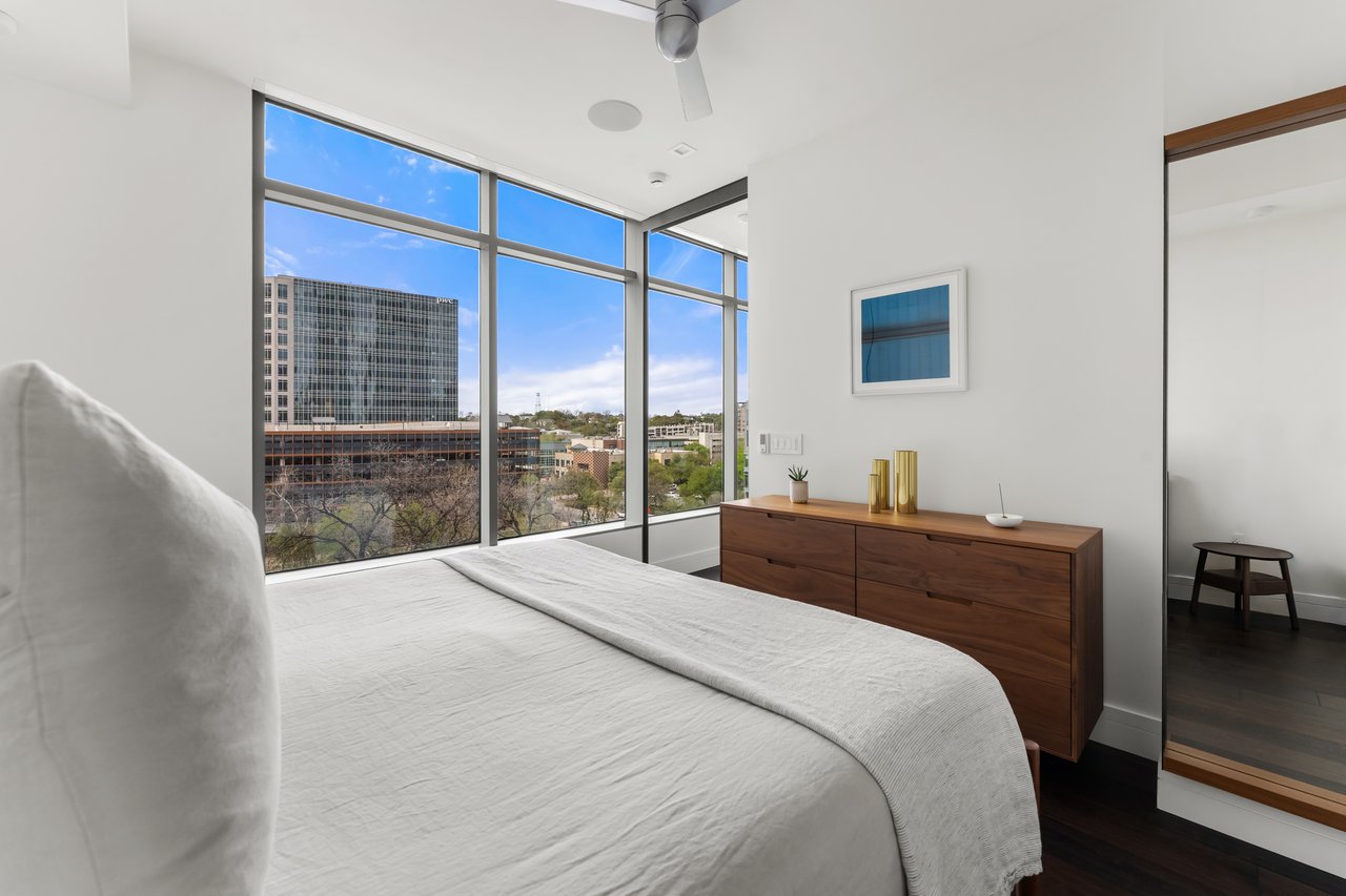 501 West Ave #704