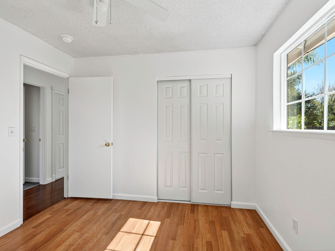 844 Cedarwood Ln