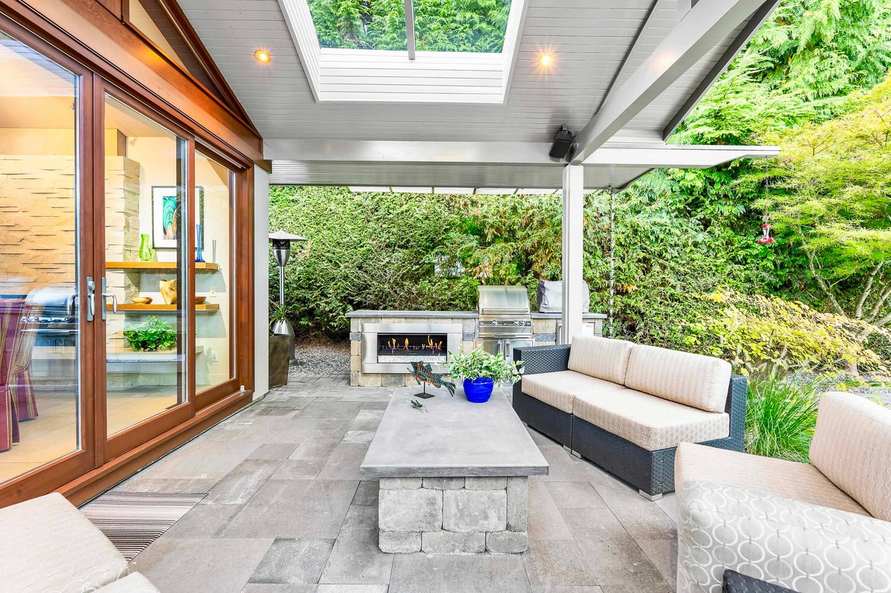 389 MOYNE DR
