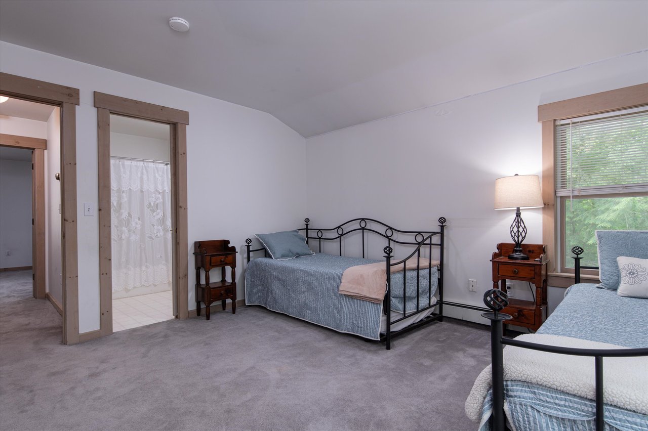 7 Carpenters Point Rd
