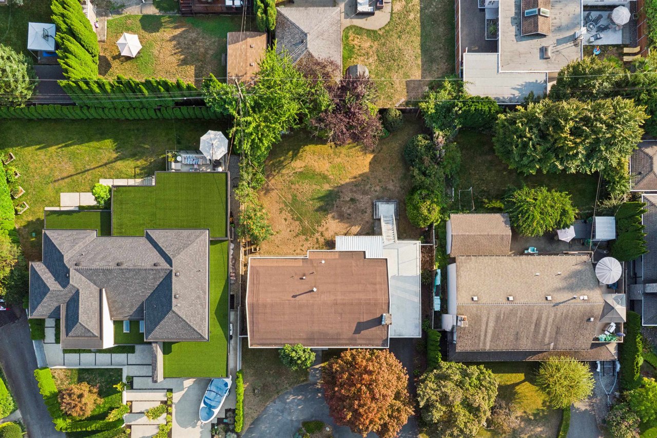 1023 Arlington Cres