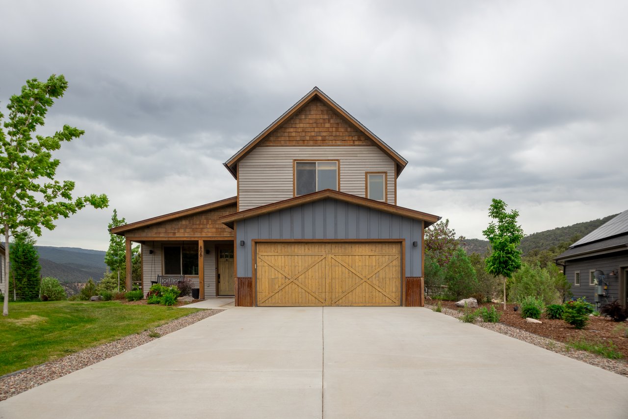 Pristine and Bright Four-Season Colorado Home