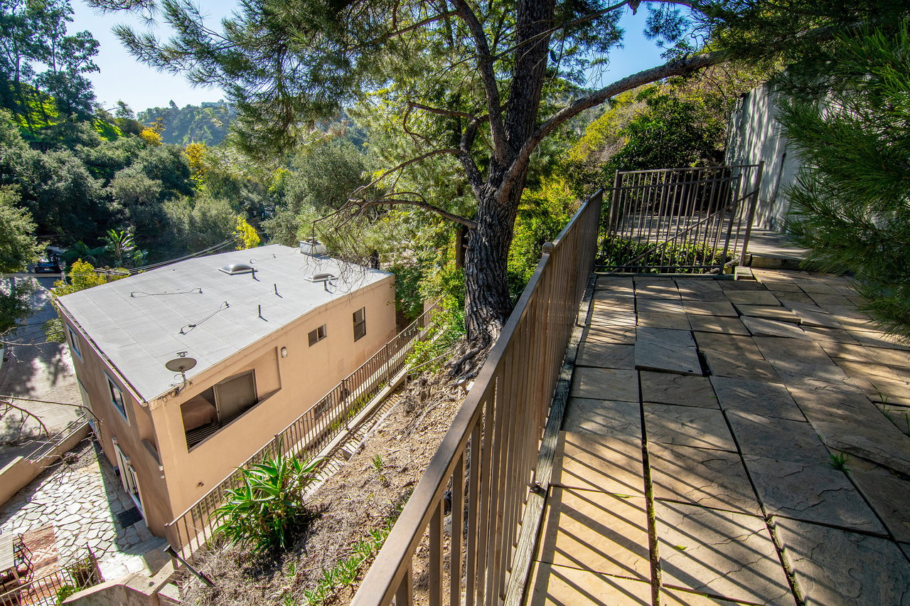 8155 Willow Glen Rd.