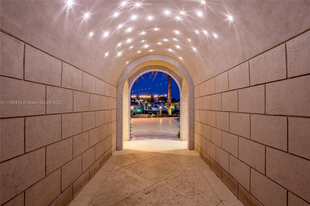 600 Isle Of Palms Dr