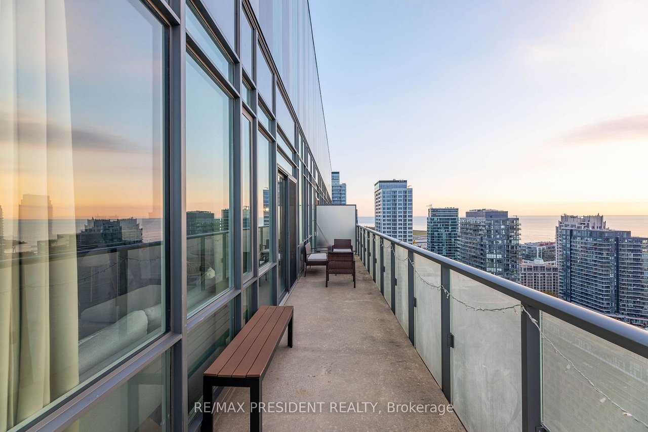SUN-FILLED CORNER PENTHOUSE 