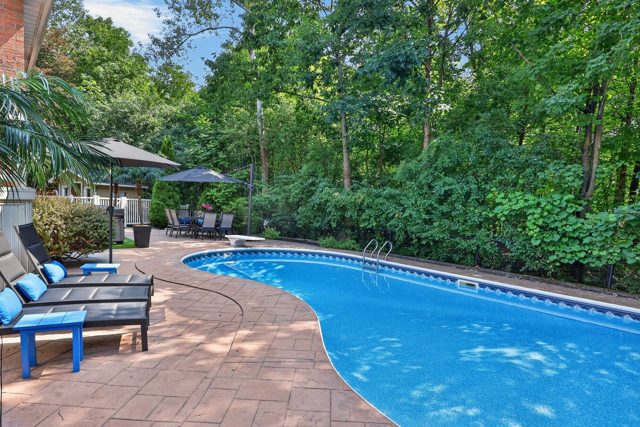 324 Oakridge Court, Oakville