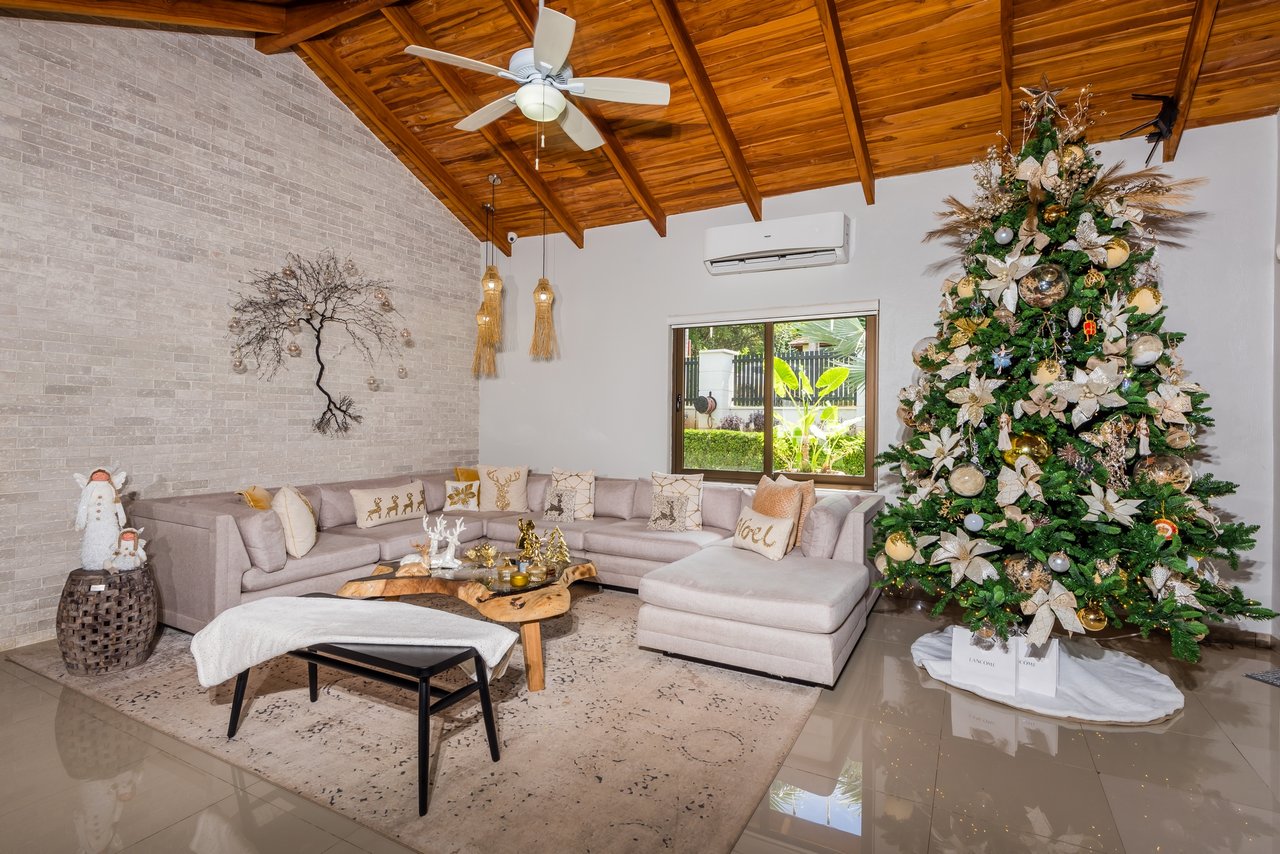 Casa Cielo | Luxurious Multifunctional Estate with Main House, Apartments, and Pool in Guanacaste!