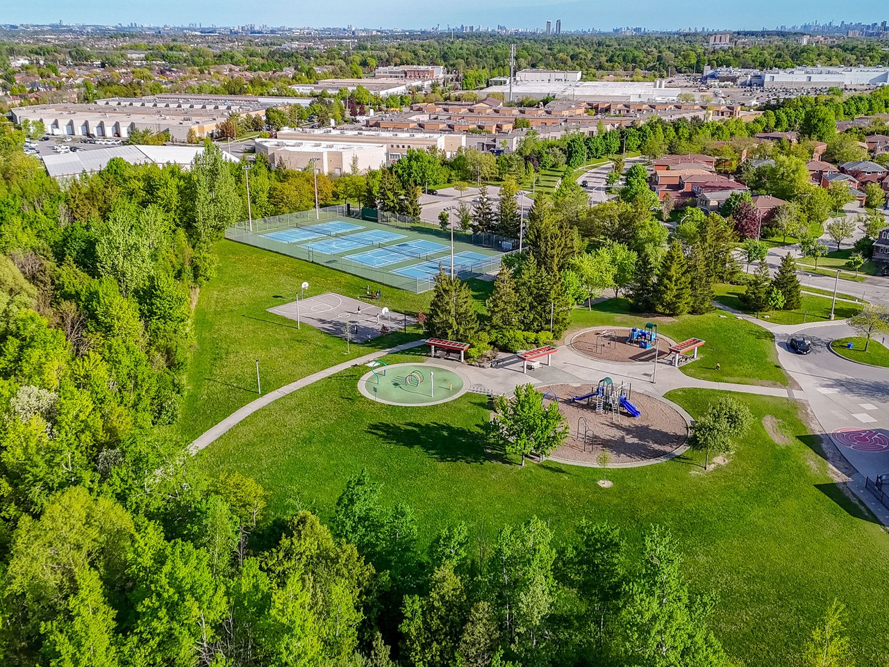 43 Summitcrest Drive