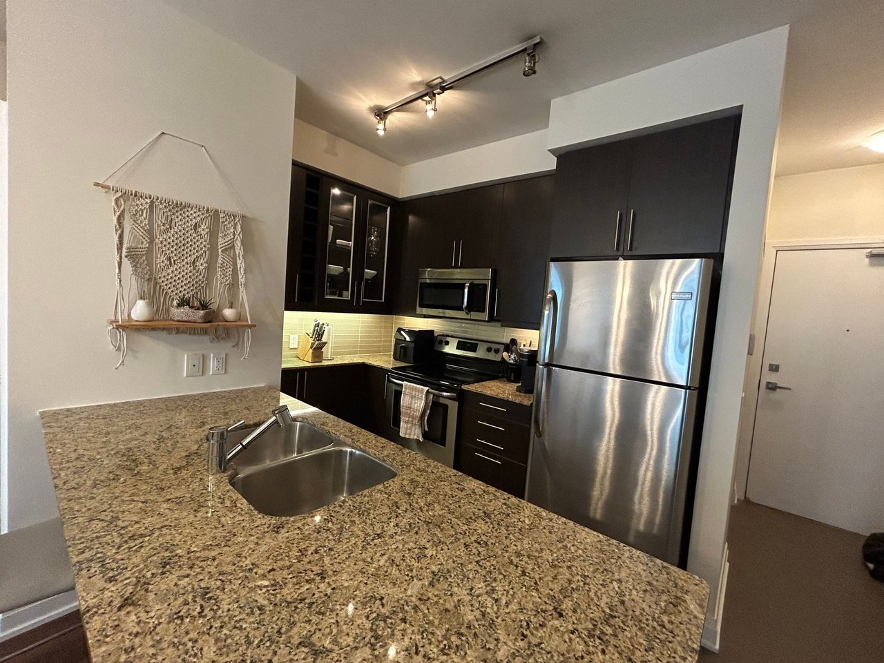 530 St Clair Ave W Unit: 1605
