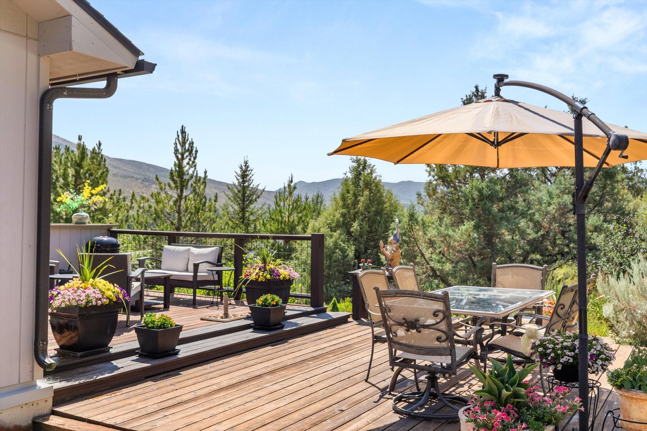 Charming Home with Spectacular Mountain Views