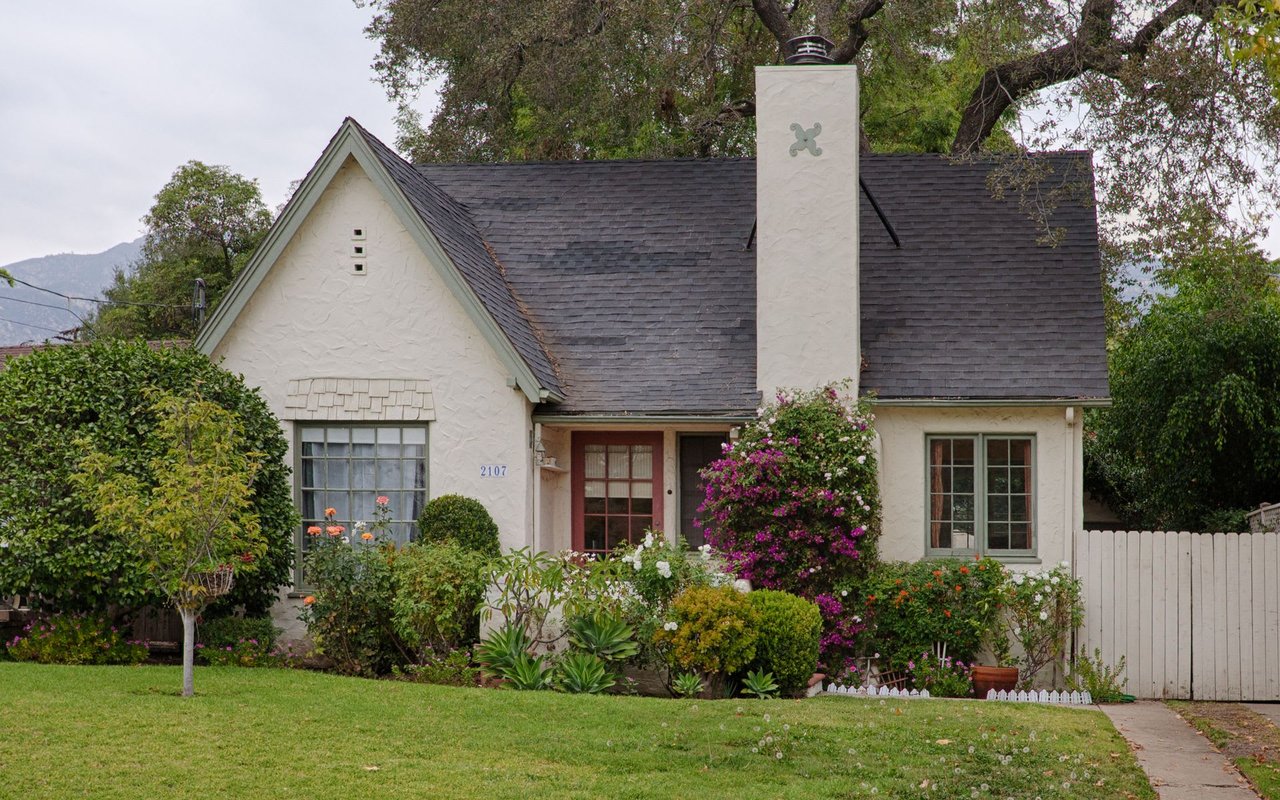 In Pasadena, Storybook cottage with mountain views seeks $620K