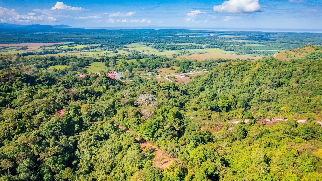 Stunning Ocean view & Mountain view property