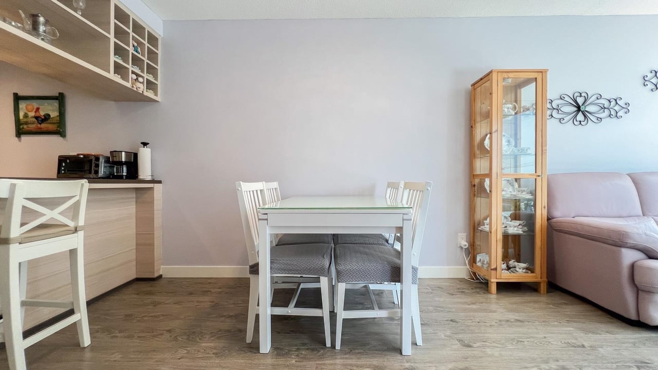 1212-6188 No. 3 Rd