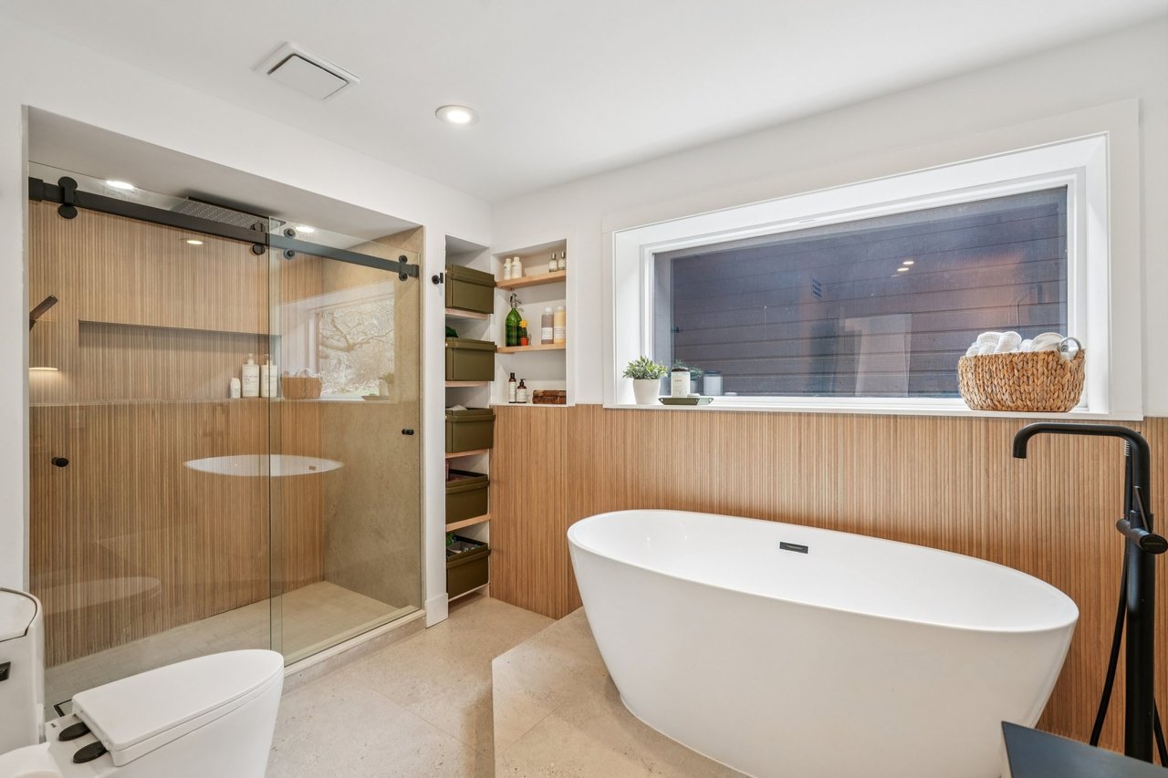 Cornwall Contemporary Wooded Retreat