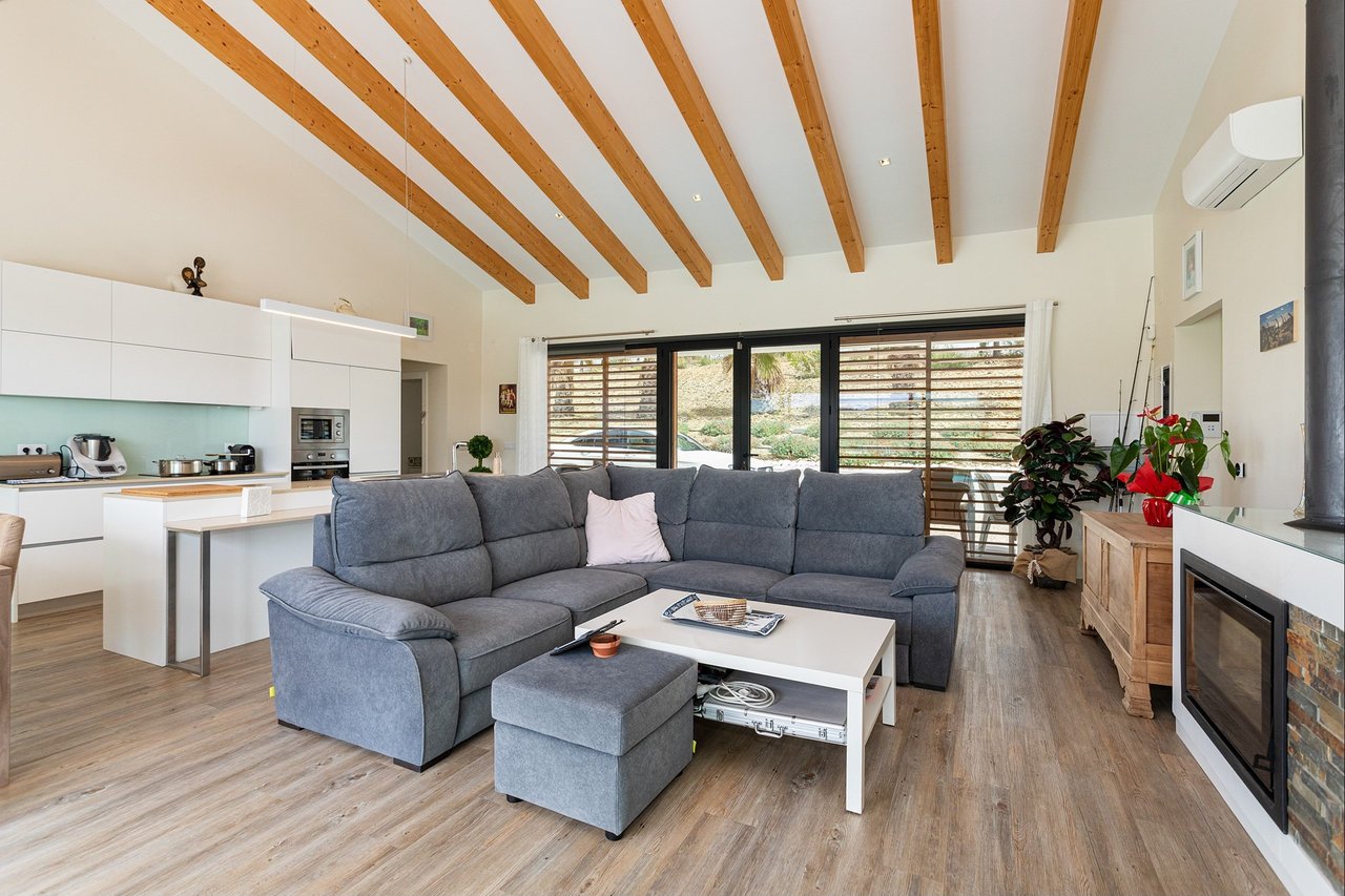 122.5-Hectare Private Estate with Lake, Events Venue & Luxury Home on the Alentejo–Algarve Border