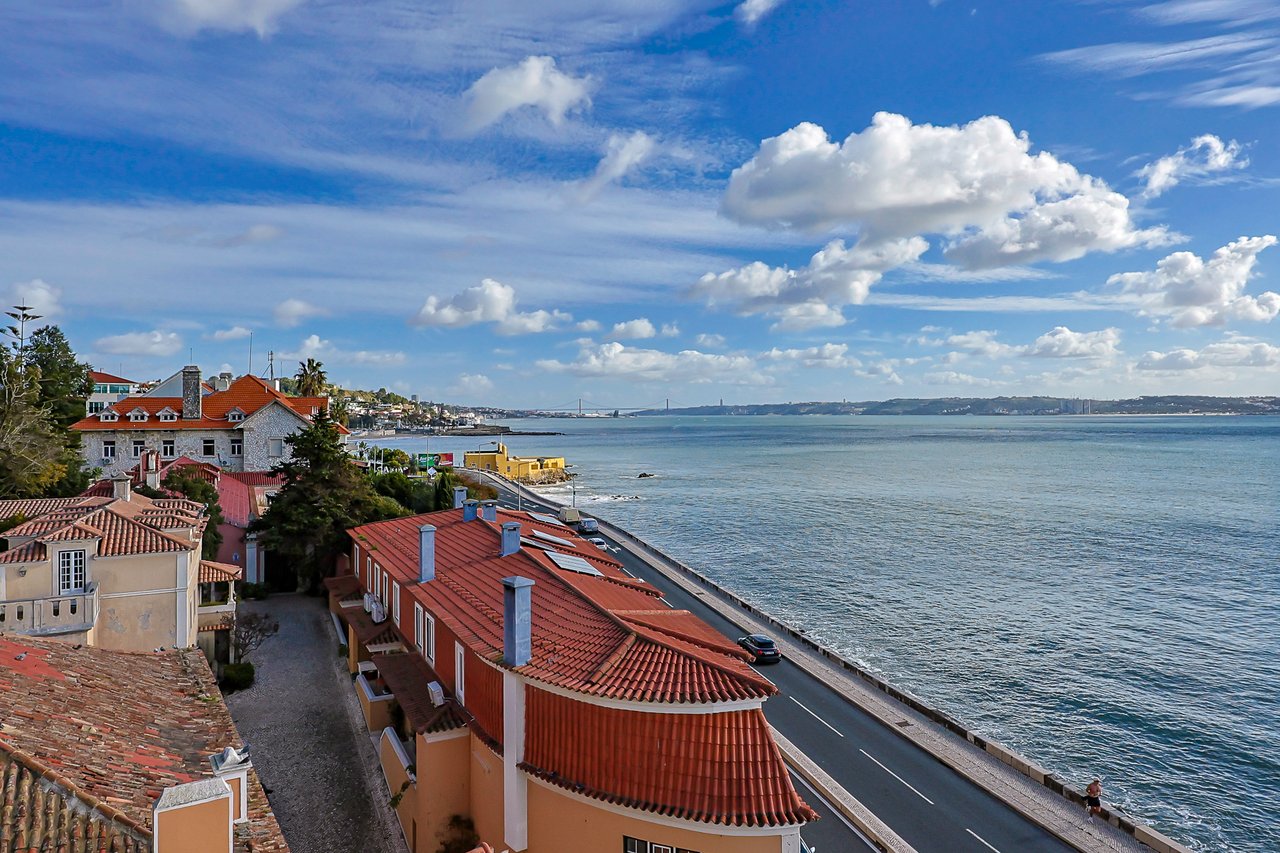 Quinta do Relógio: Historic 19th-Century Waterfront Palacete in Paço de Arcos, Oeiras