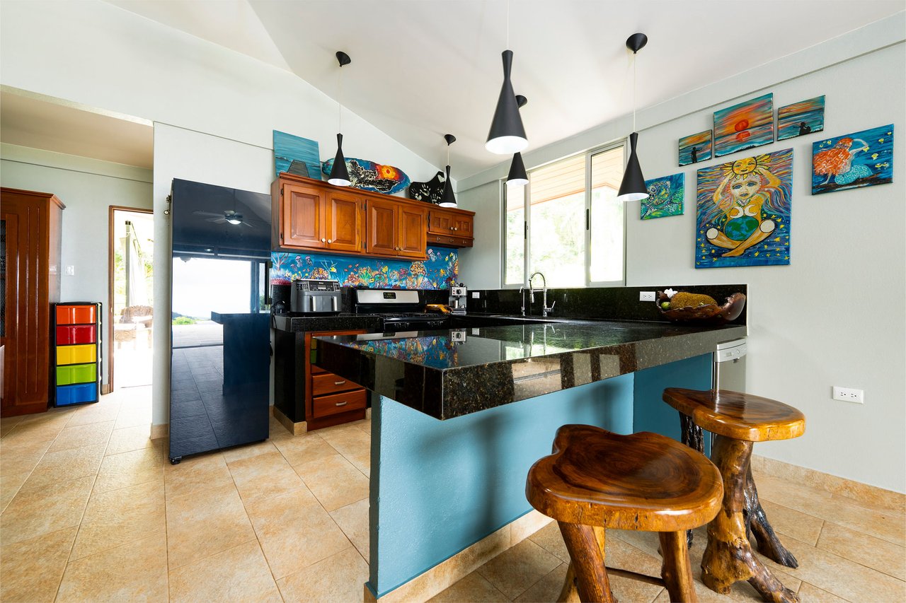 CASA TORTUGA – LAGUNAS OCEAN, MOUNTAIN, AND SUNSET VIEW HOME