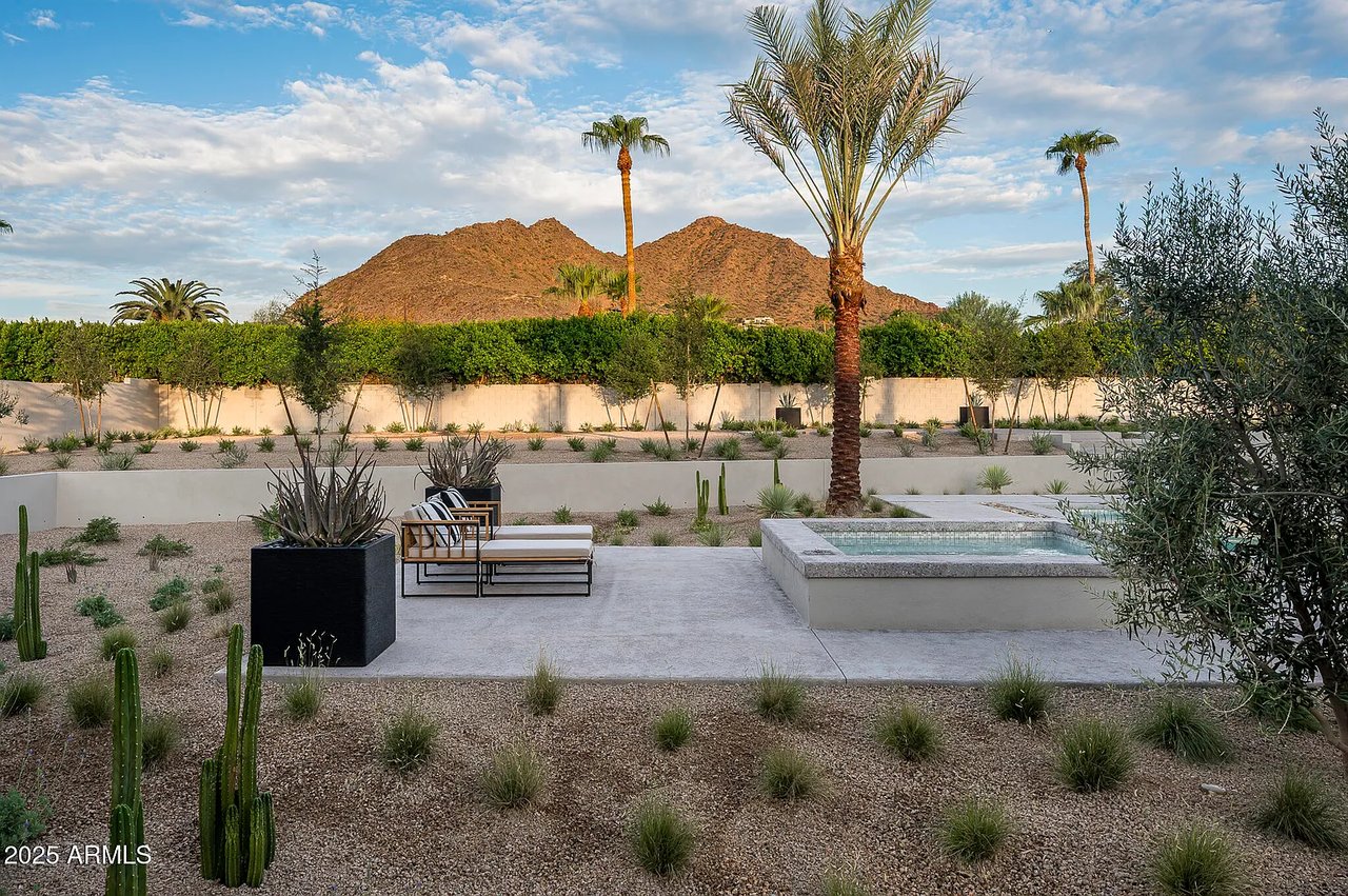 5120 N CASA BLANCA Drive