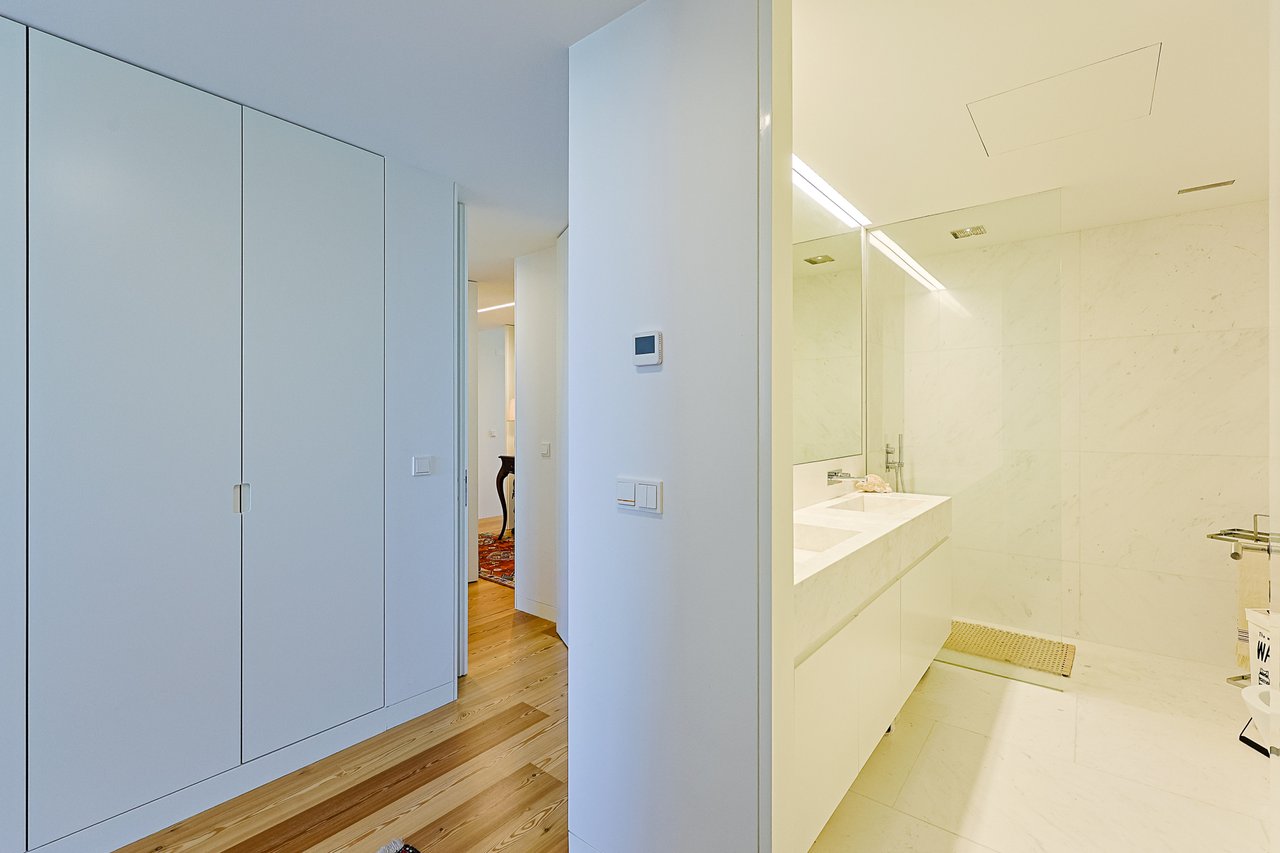 Elegant 2-Bedroom Apartment in One Living Cascais with Premium Amenities