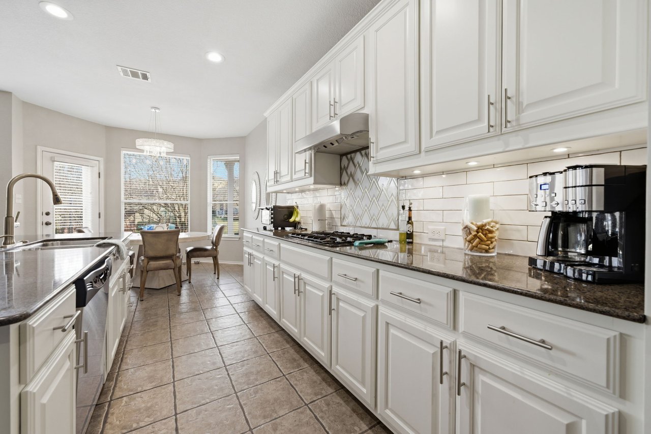 Elegantly Updated Lakeway Retreat w/ New Roof