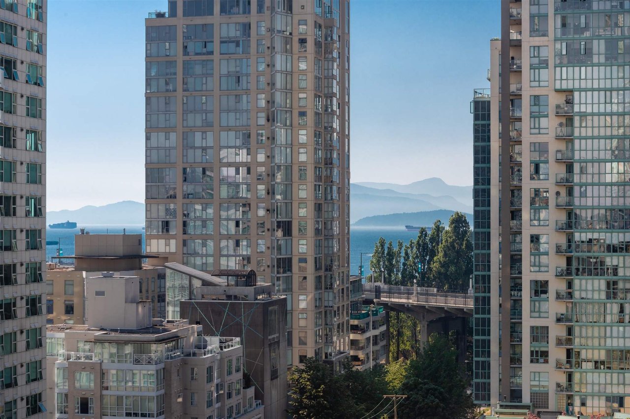1480 Howe St, #1205
