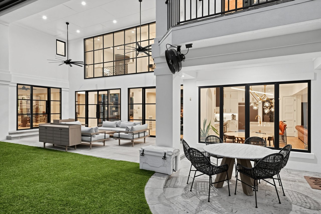 THE CANOPY 3.3 private acres in the heart of West Lake Hills.
