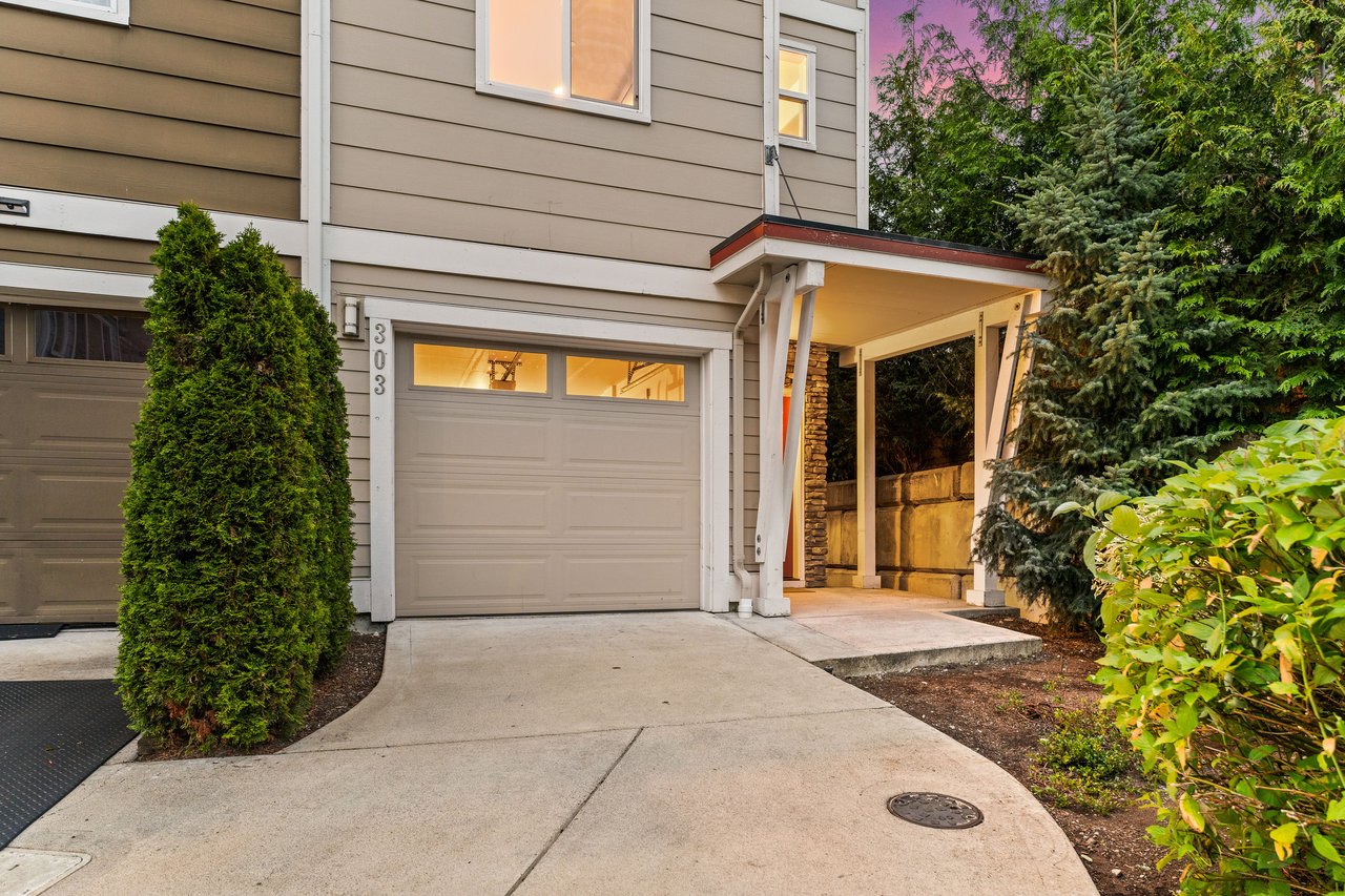 303 Anacortes Pl NE