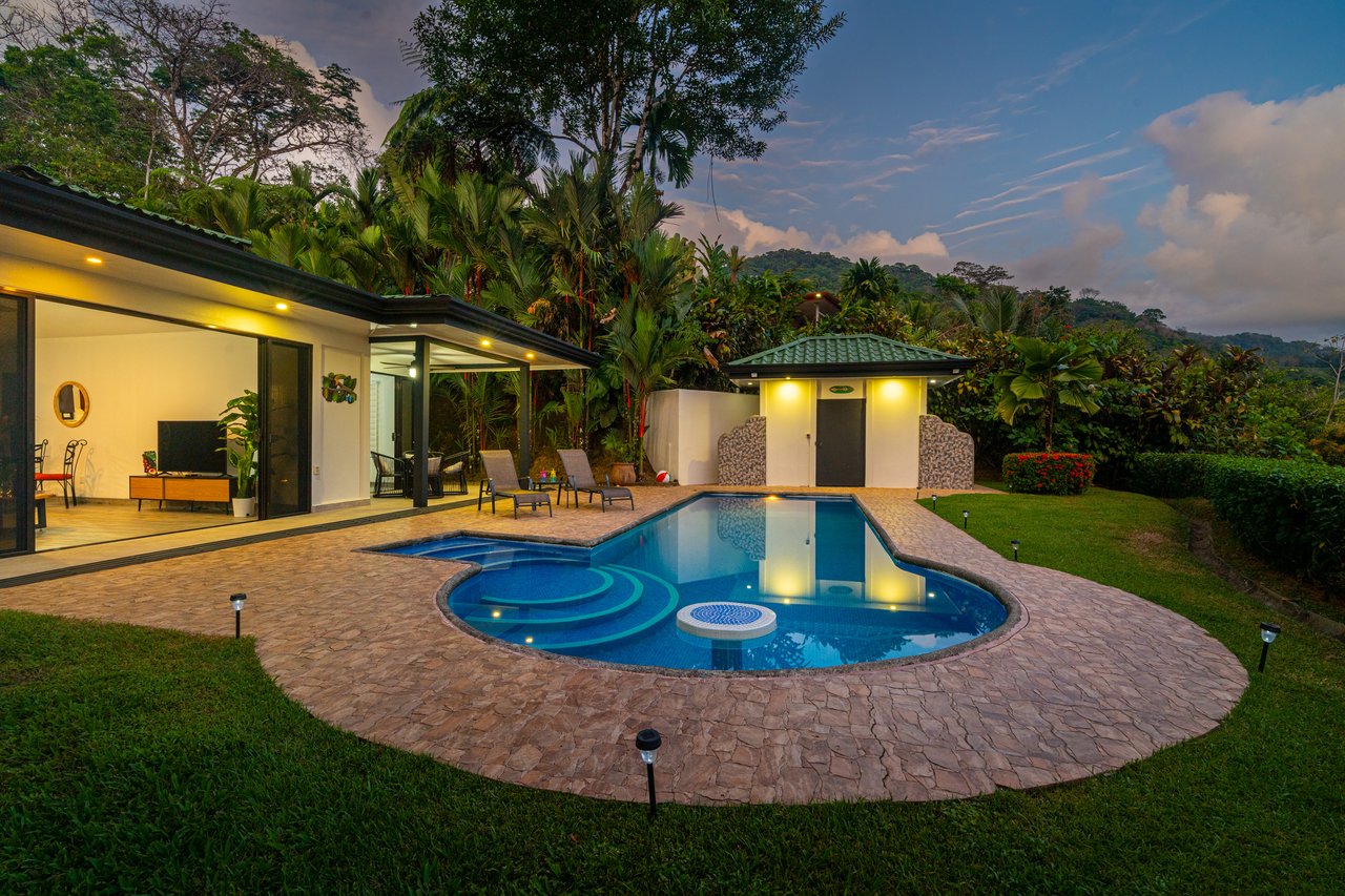 Breathtaking Ocean Sunset Views at Casa Iona, Ojochal