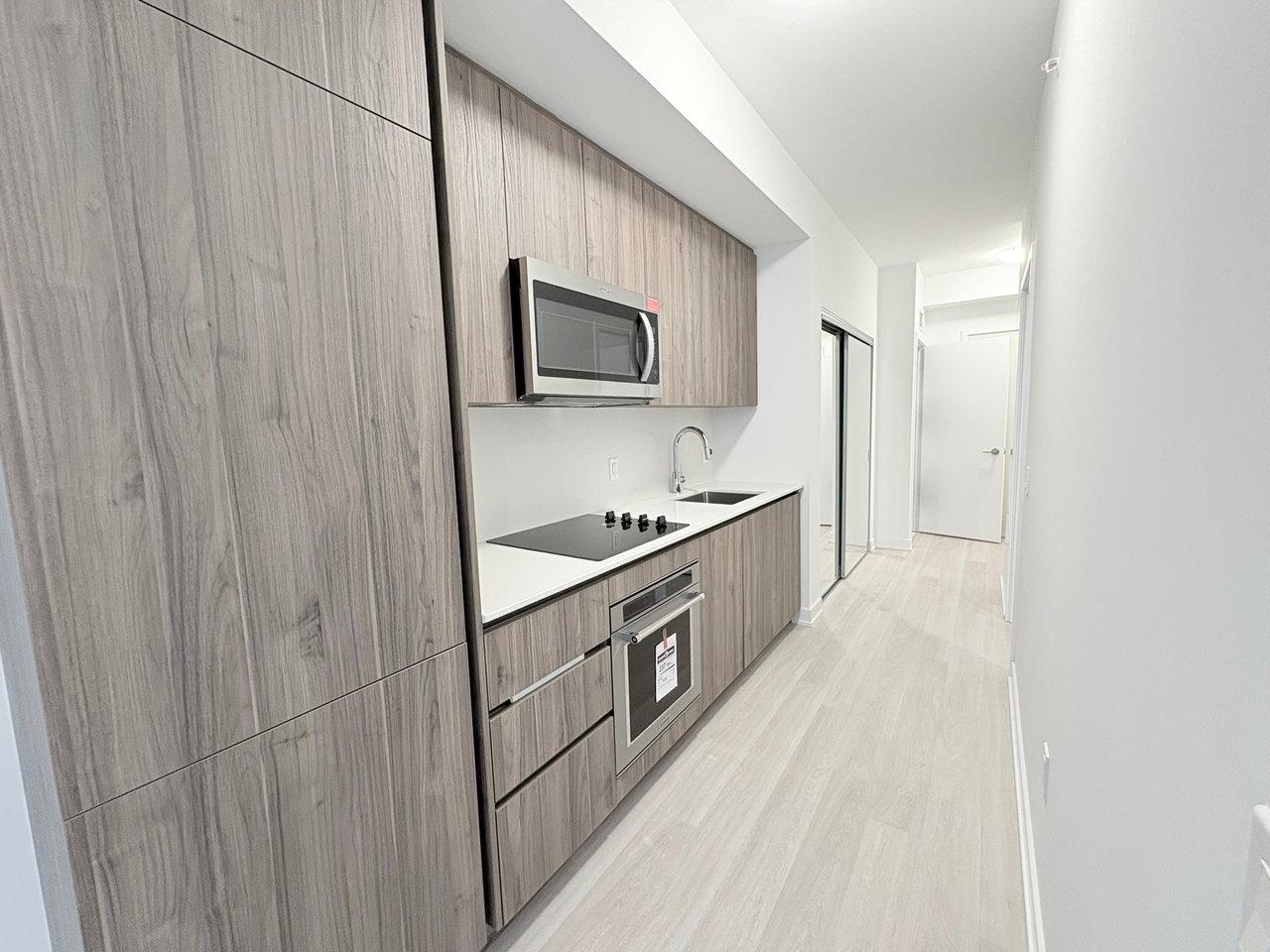15 Richardson Street, Toronto Unit: 427