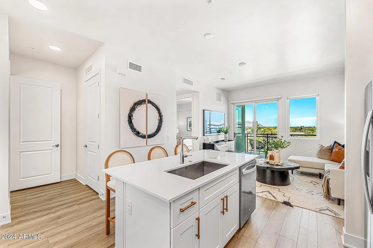 3131 N CENTRAL Avenue, 6017, Phoenix Unit: 6017