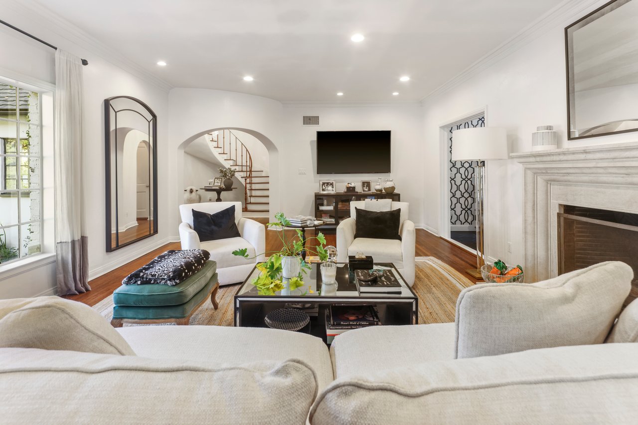 2494 Glen Canyon Road