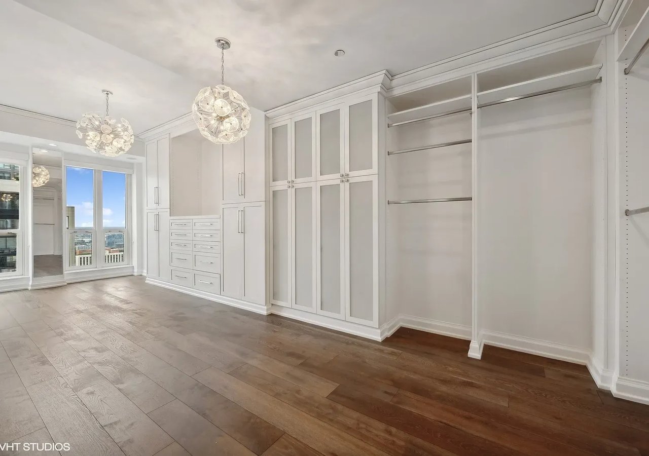 11 E Walton St APT 3101