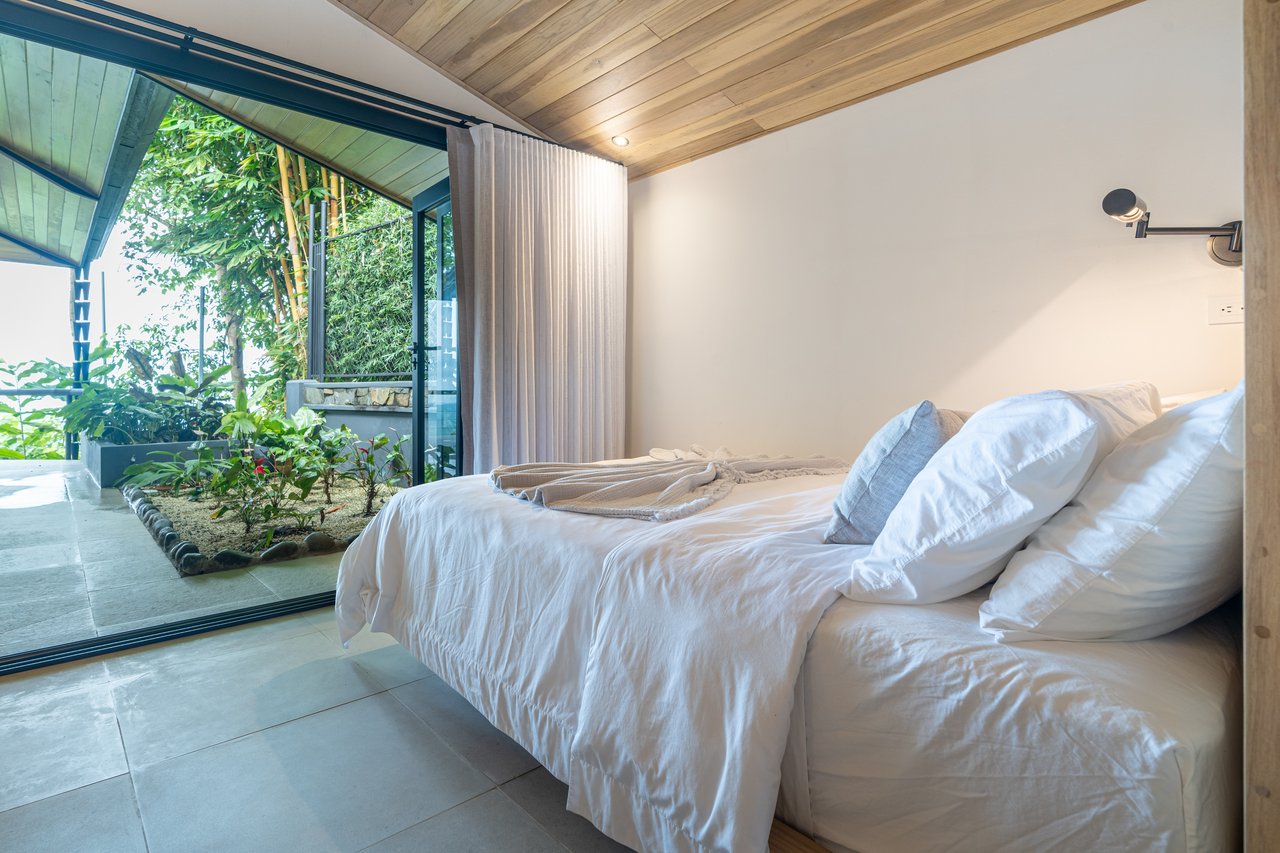 Casa Amarilla – Oceanfront Luxury Meets Sustainable Living in Tres Rios