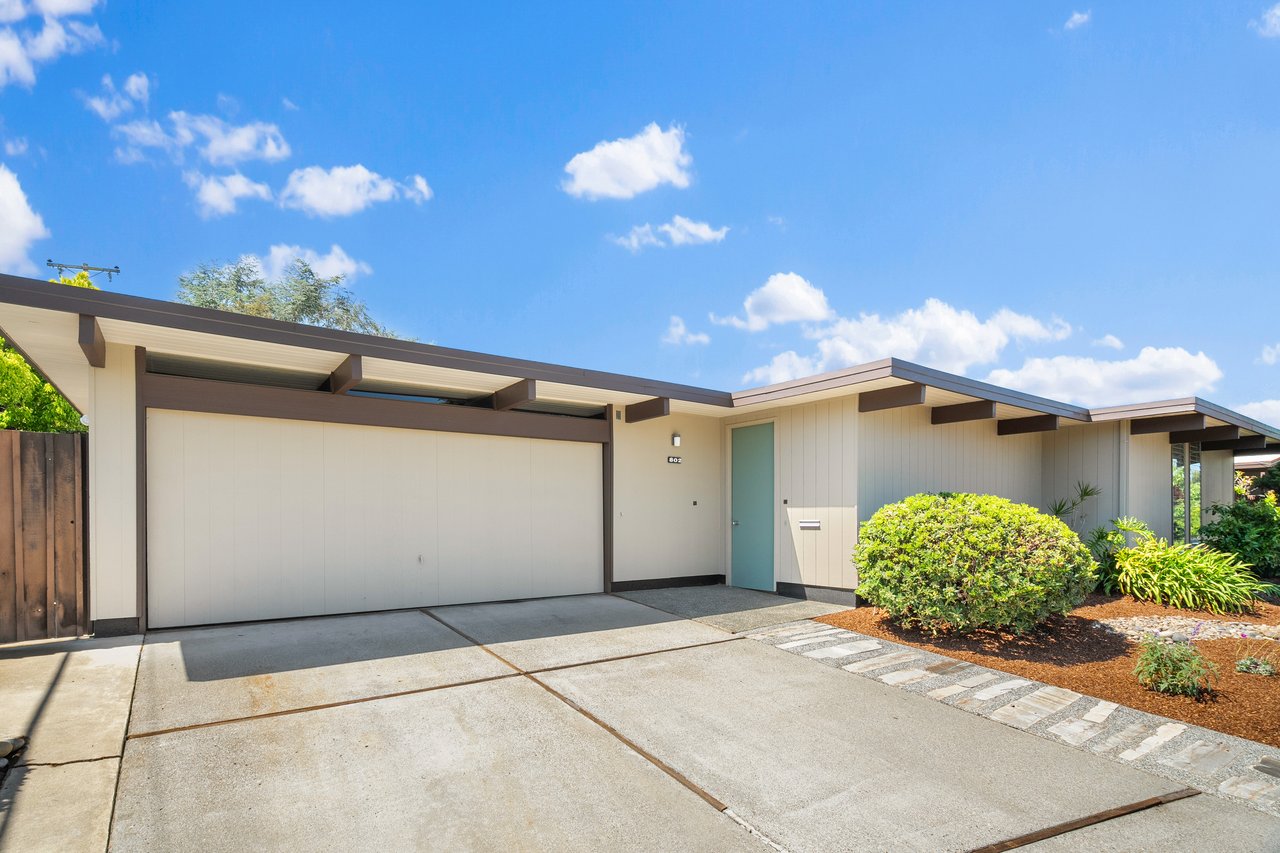 802 Allison WAY
