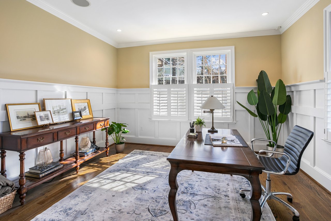 5025 Linnean Ave NW, Washington, DC 20008