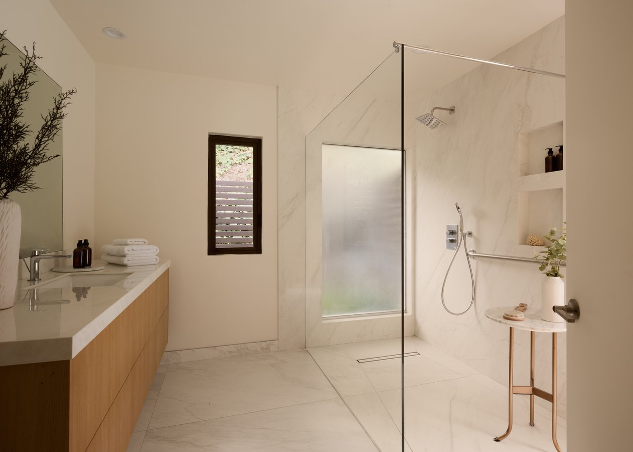 15674 Royal Ridge Rd, Sherman Oaks