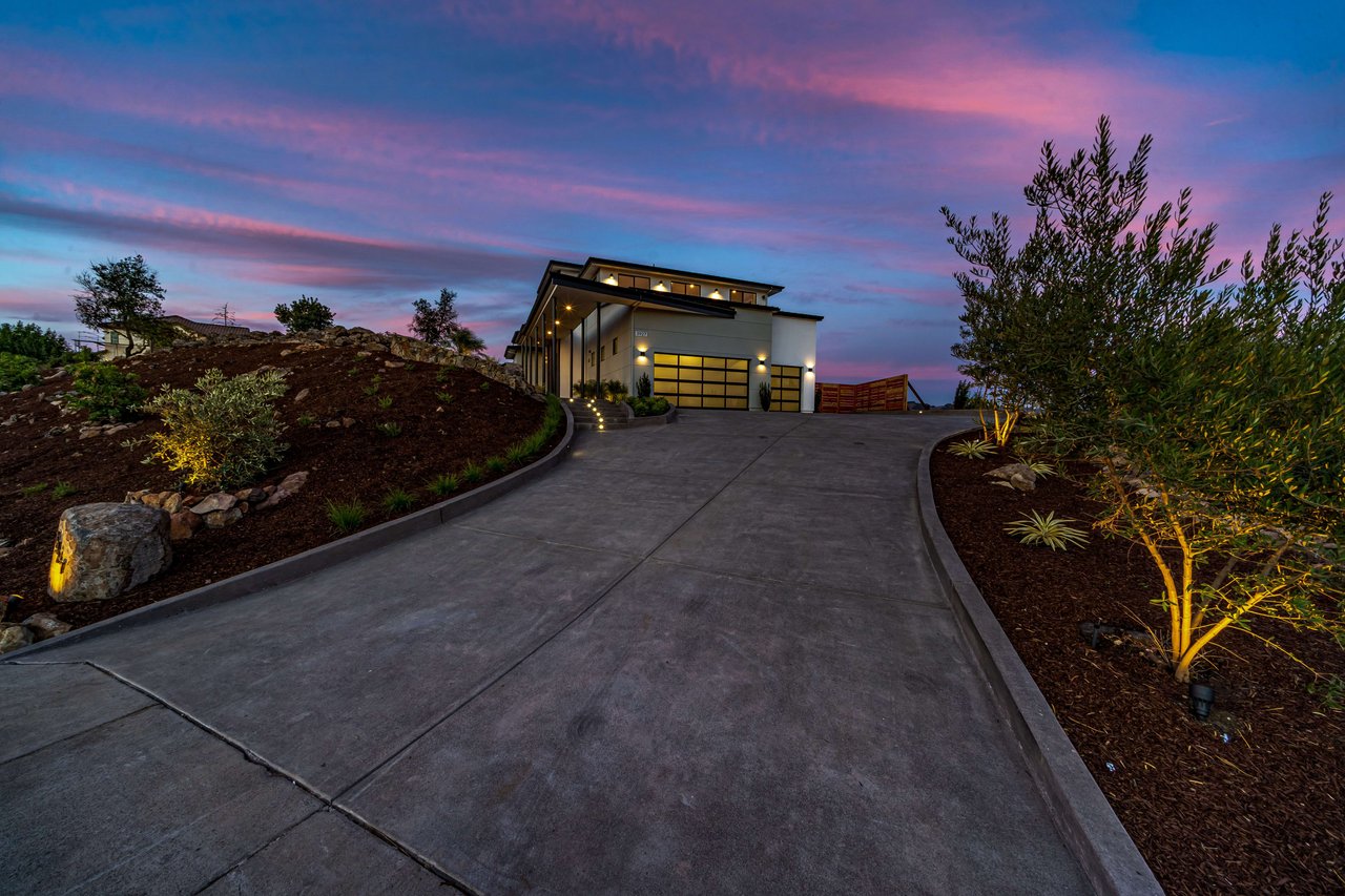 3927 Rincon Ridge Drive