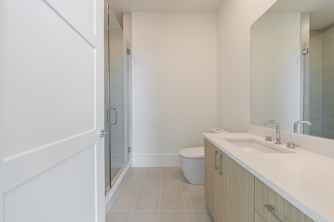 2425 Peachtree Road Unit 1806
