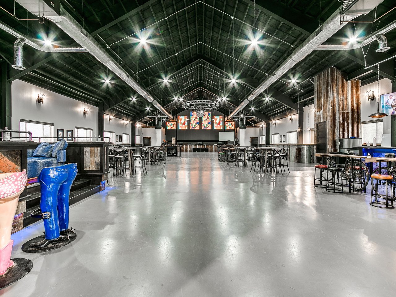 A Global Sensation in Oklahoma City: The Ultimate Luxury Estate with Commercial-Scale Potential - Wyatt Poindexter - The Agency OKC