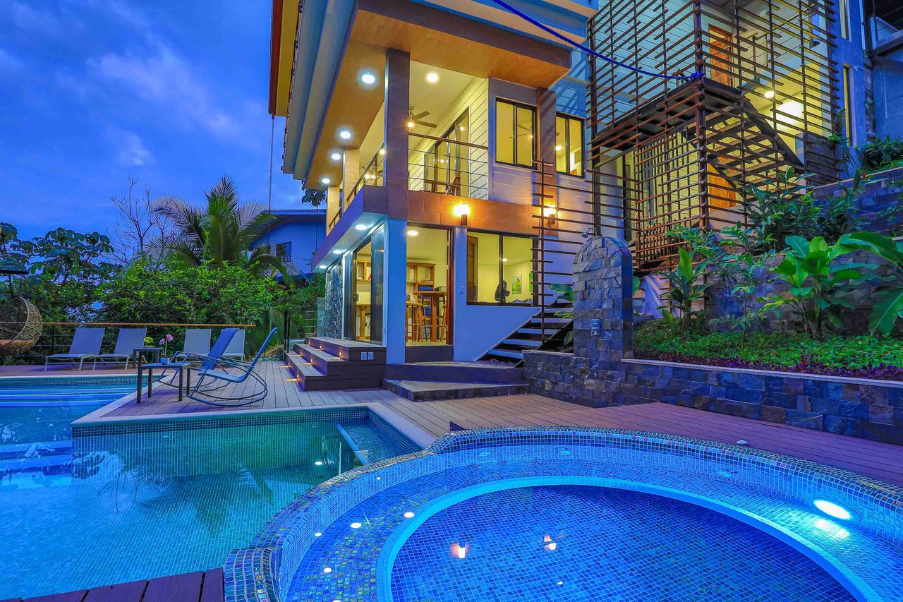 Fully Furnished 10 minutes to the beach Vista Verde Turn Key Vacation Rental