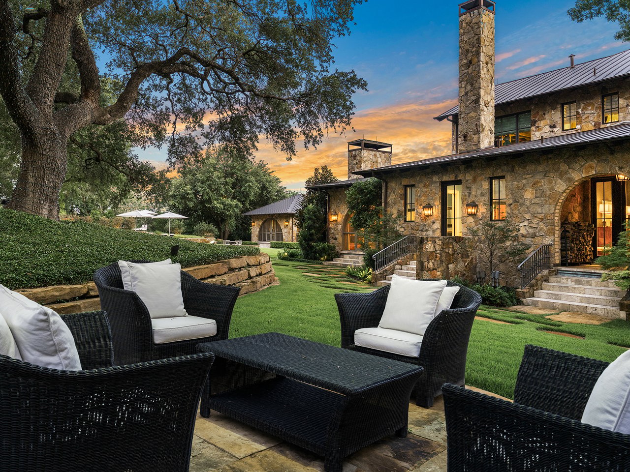 3907 Balcones Drive