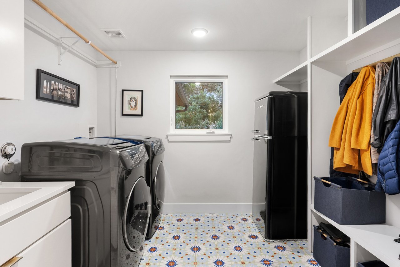 Balcones Mid-Century Modern Retreat