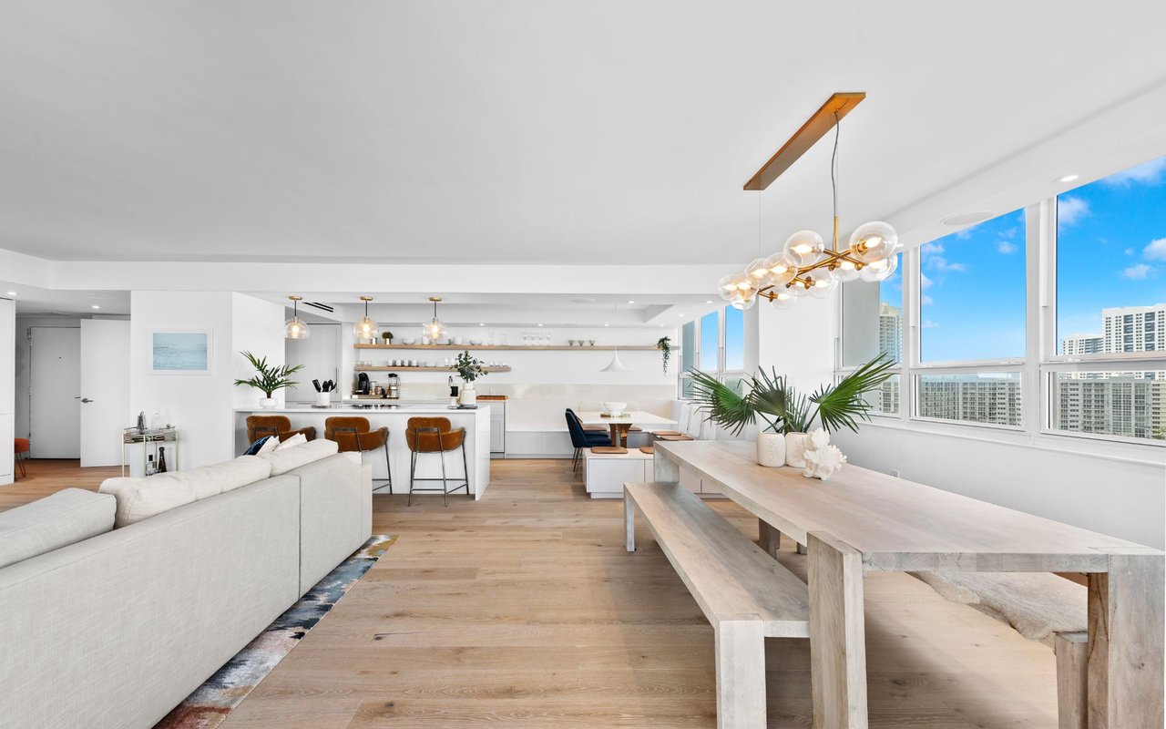 Modern Minimalist Apartment - Shasta Townsend