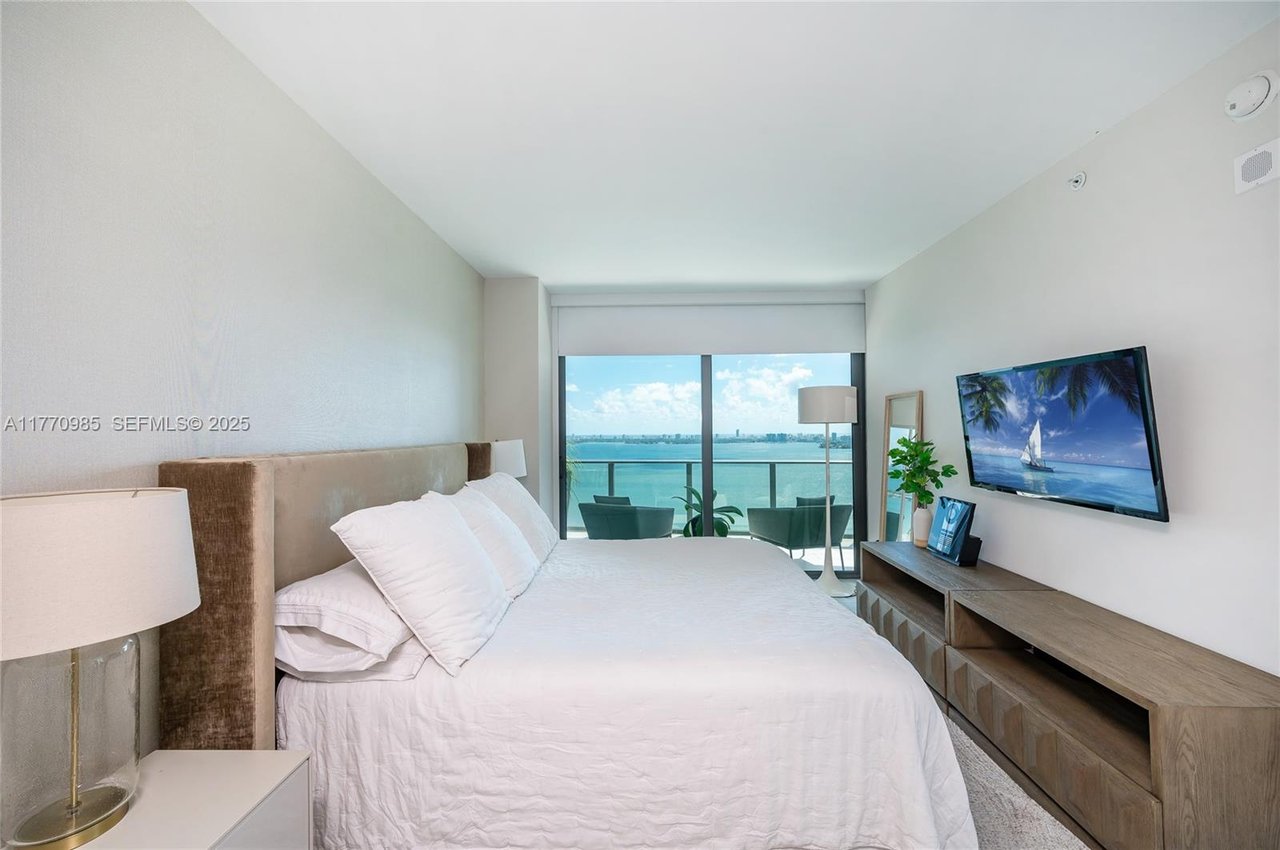 miami-icon-bay-condo-sold-bedroom