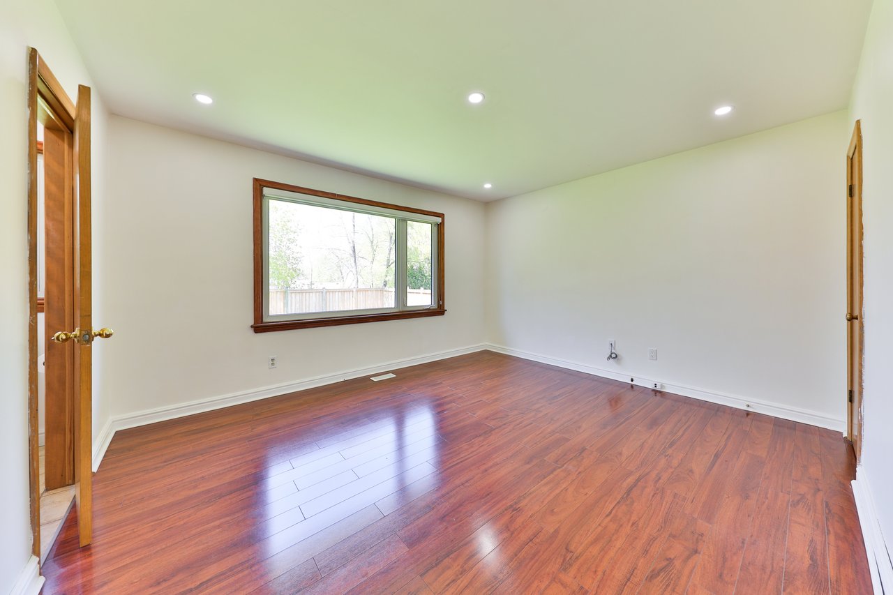 425 Plains Road W, Burlington