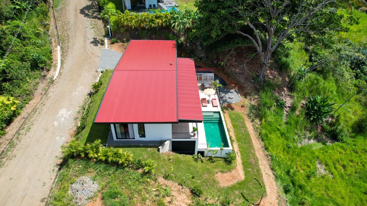 New Modern Ojochal Home with Pool, Office & Mountain Views 24/7 Security