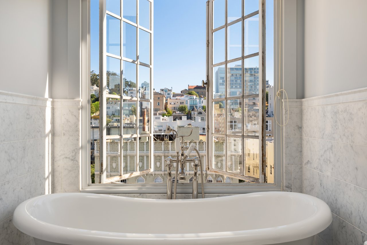 Majestic Pacific Heights View Apartment