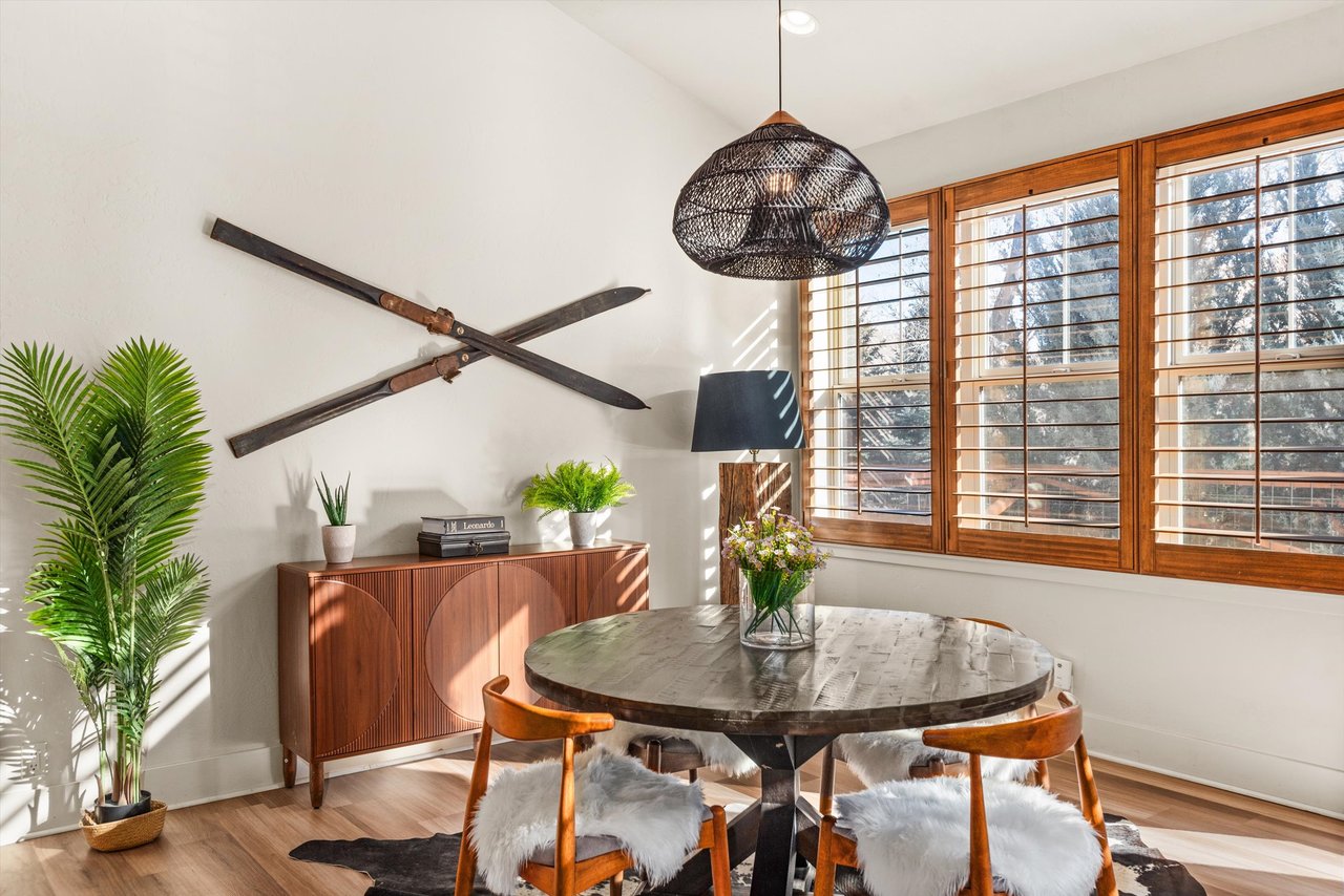 Bright and Stylish Townhome in the Heart of Willits